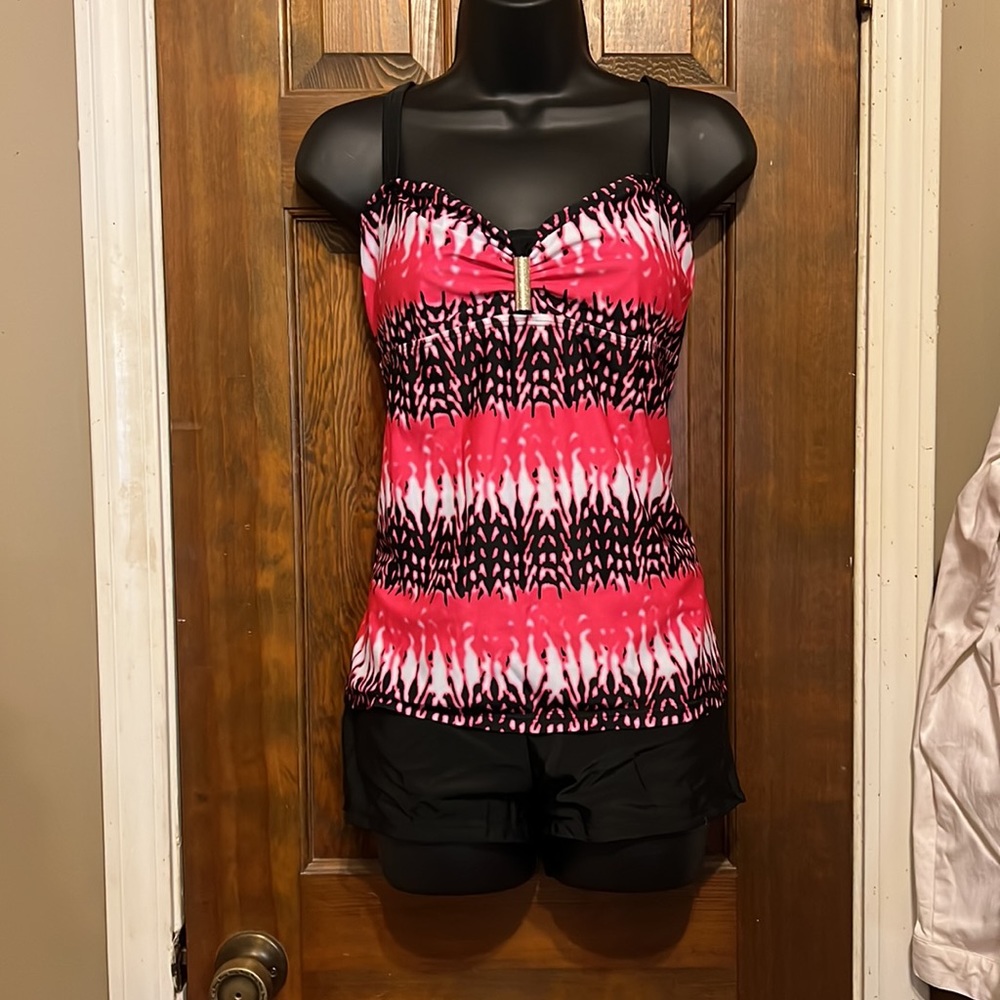 Tankini 2pc pink & black XL short set W/ silver tone accent by Zulily.
